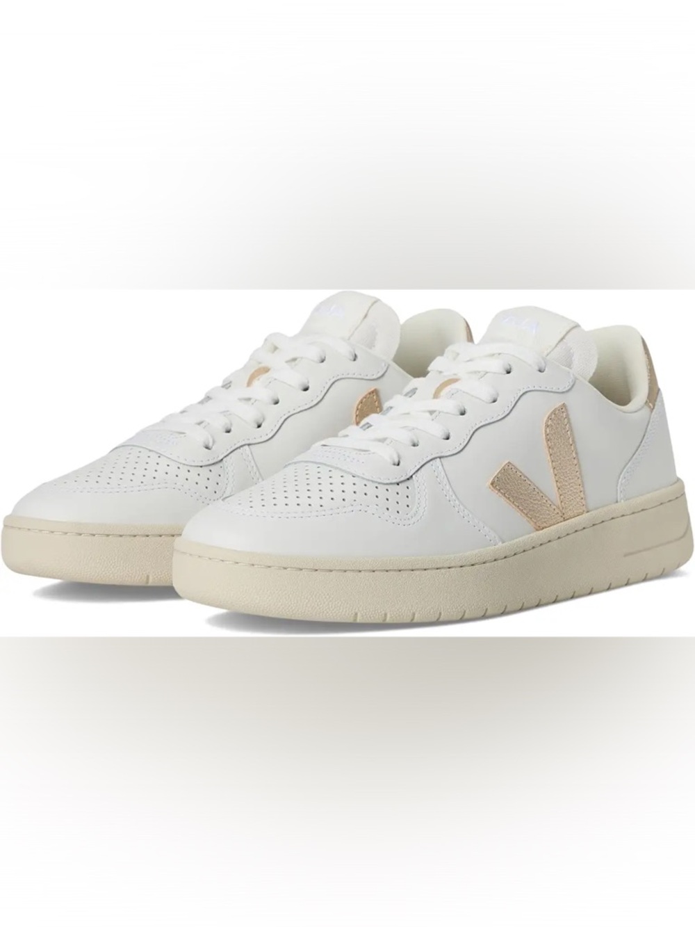 NEW Rare Veja V-10 white gold sneakers smoke/pet free home
